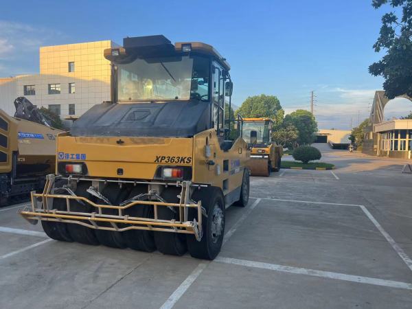 徐工XP363KS輪胎壓路機(36噸膠輪)