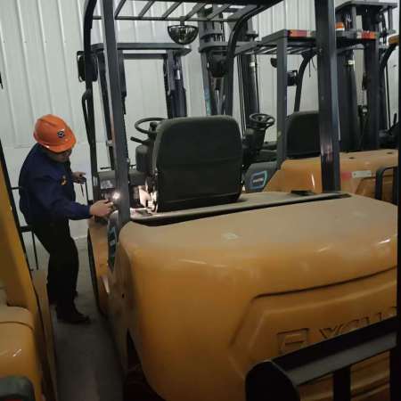 徐工XCB-L30电动平衡重叉车