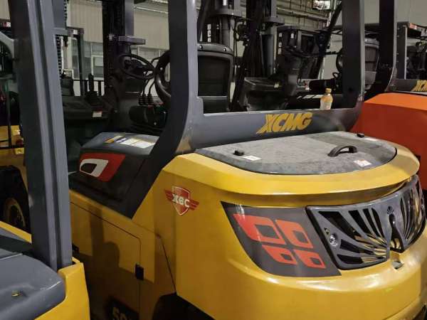 徐工XVB50電動平衡重叉車