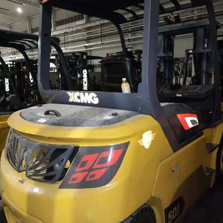 徐工XVB50电动平衡重叉车