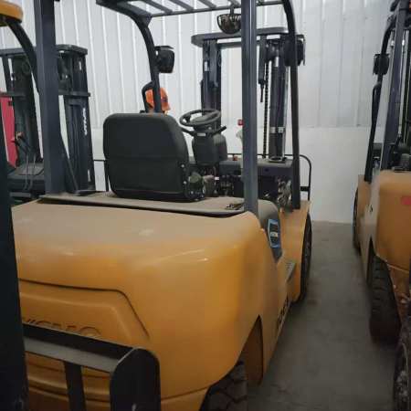 徐工XCB-L30电动平衡重叉车