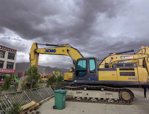 徐工XE370D履带式挖掘机