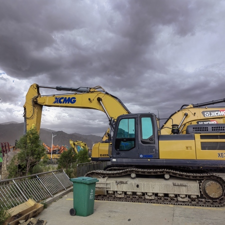 徐工XE370D履带式挖掘机