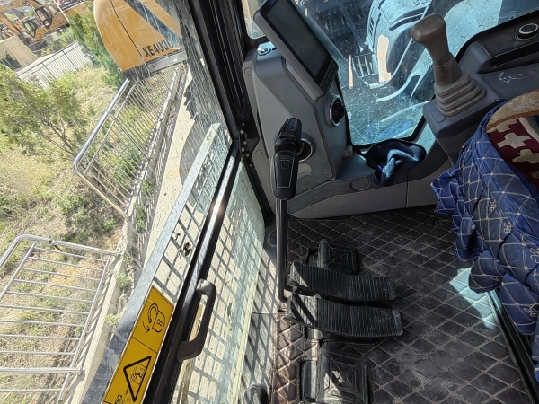 徐工XE370D履帶式挖掘機(jī)