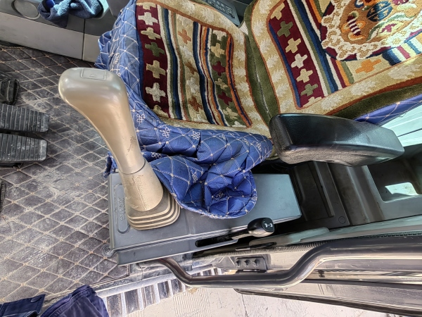 徐工XE370D履帶式挖掘機(jī)