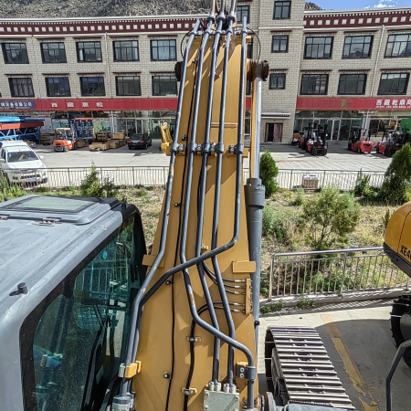 徐工XE370D履带式挖掘机