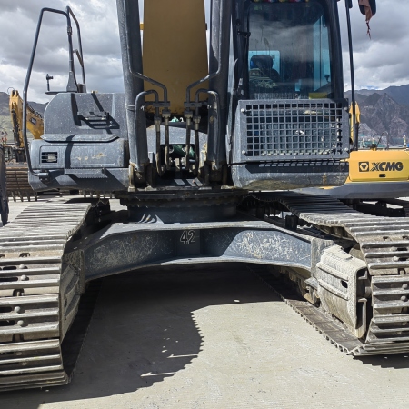 徐工XE370D履带式挖掘机