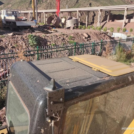 卡特彼勒323D2L履带式挖掘机