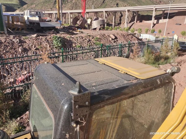 卡特彼勒323D2L履帶式挖掘機