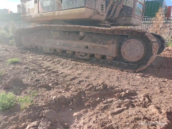 卡特彼勒323D2L履帶式挖掘機