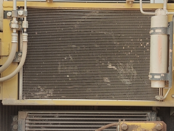 卡特彼勒323D2L履帶式挖掘機