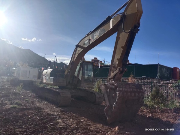 卡特彼勒323D2L履帶式挖掘機