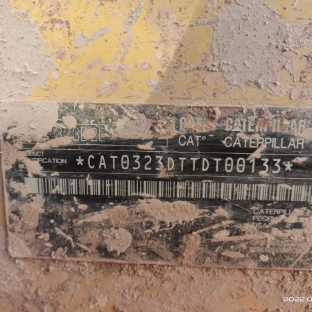 卡特彼勒323D2L履带式挖掘机