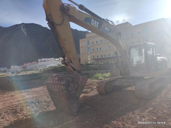 卡特彼勒323D2L履帶式挖掘機