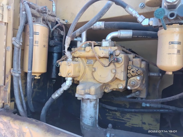 卡特彼勒323D2L履帶式挖掘機