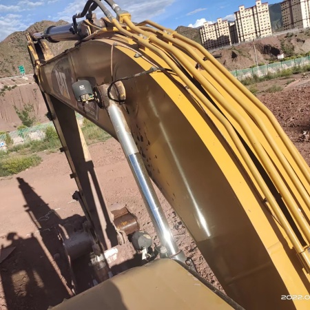 卡特彼勒323D2L履带式挖掘机