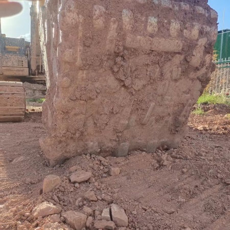 卡特彼勒323D2L履带式挖掘机