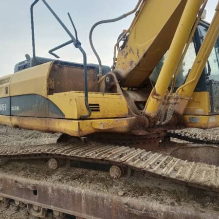 中联重科ZE365E-10履带式挖掘机