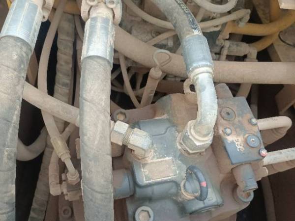 中聯(lián)重科ZE365E-10履帶式挖掘機