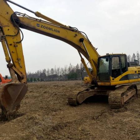 中联重科ZE365E-10履带式挖掘机