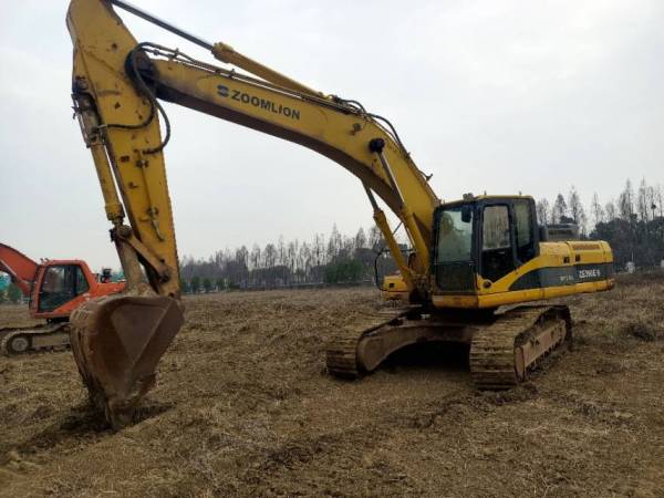 中聯(lián)重科ZE365E-10履帶式挖掘機