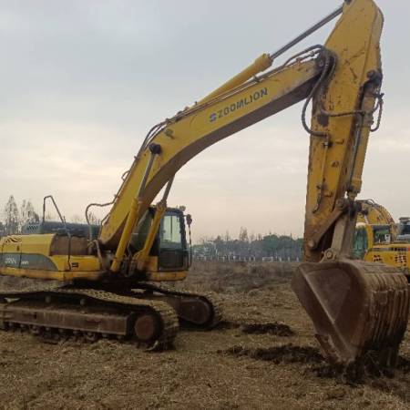 中联重科ZE365E-10履带式挖掘机