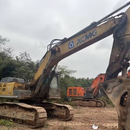 徐工XE470D履带式挖掘机