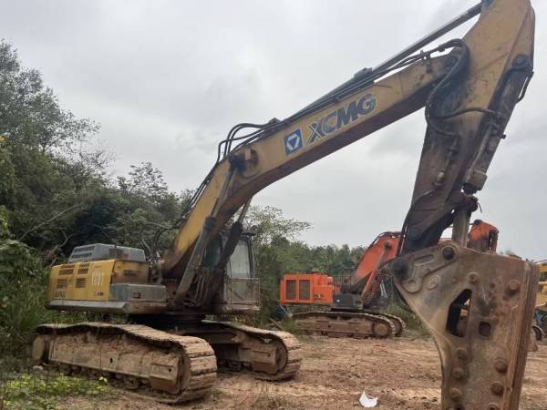 徐工XE470D履帶式挖掘機(jī)