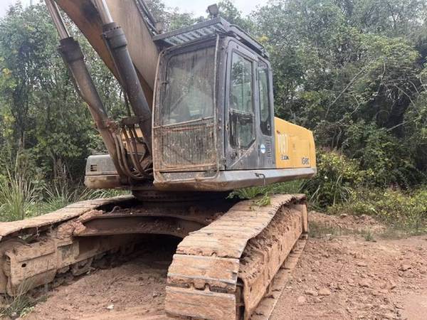 徐工XE470D履帶式挖掘機(jī)