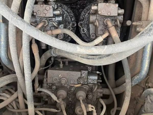 徐工XE470D履帶式挖掘機(jī)