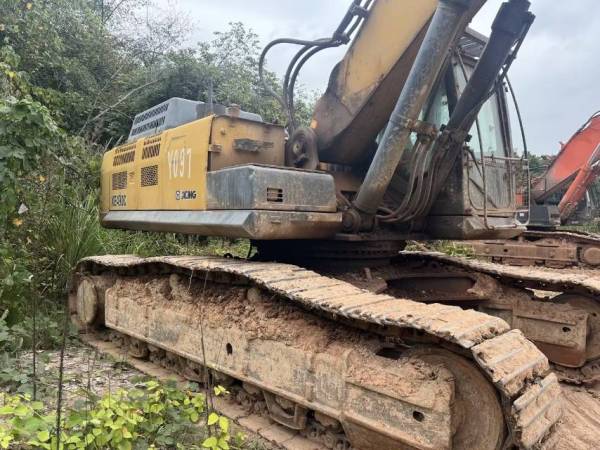 徐工XE470D履帶式挖掘機(jī)