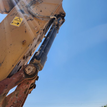 徐工XE370D履带式挖掘机