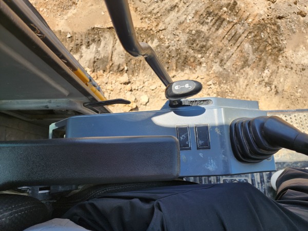 徐工XE370D履帶式挖掘機(jī)