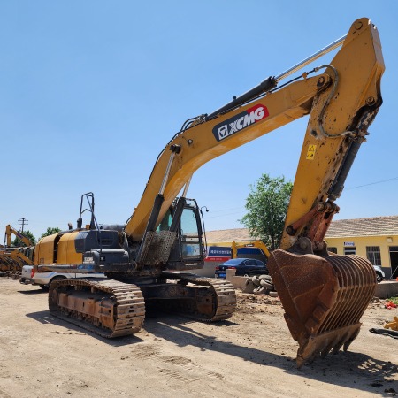 徐工XE370D履带式挖掘机