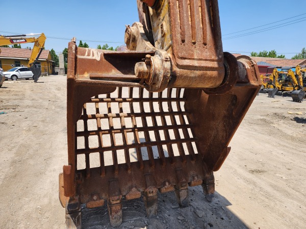 徐工XE370D履帶式挖掘機(jī)