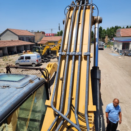 徐工XE370D履带式挖掘机