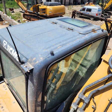 徐工XE370D履带式挖掘机