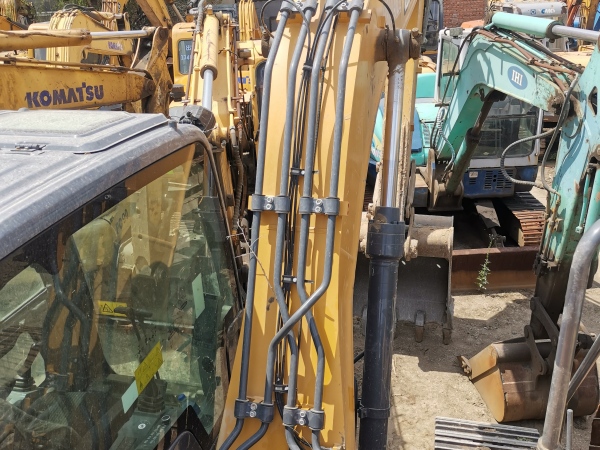 徐工XE155DK履帶式挖掘機