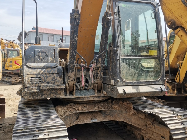 徐工XE155DK履帶式挖掘機