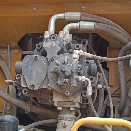 徐工XE550DK履带式挖掘机