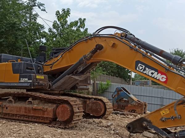 徐工XE550DK履帶式挖掘機