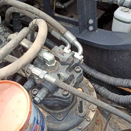 徐工XE550DK履带式挖掘机