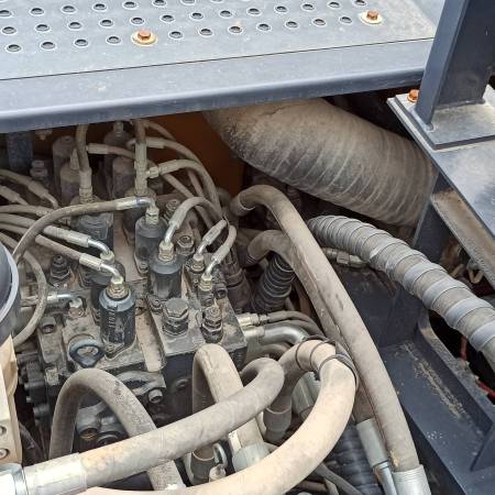 徐工XE550DK履带式挖掘机