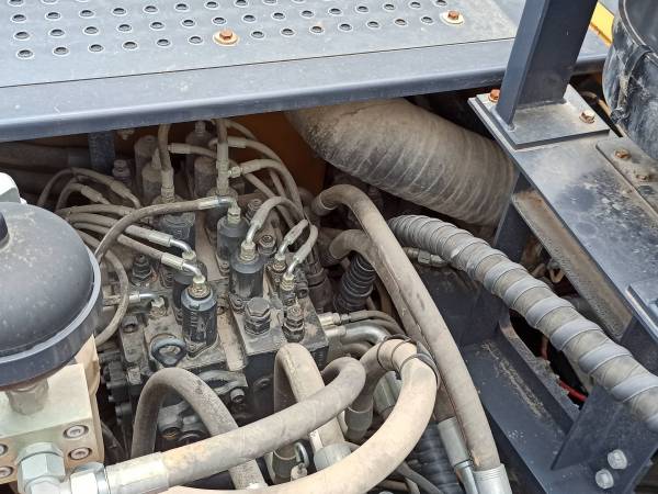 徐工XE550DK履帶式挖掘機