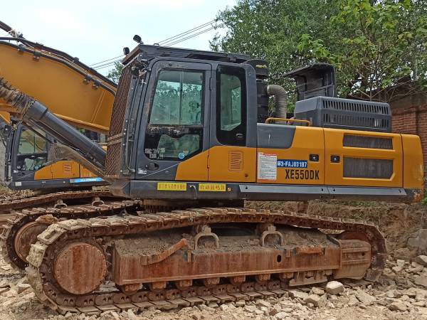 徐工XE550DK履帶式挖掘機