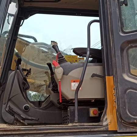 徐工XE550DK履带式挖掘机