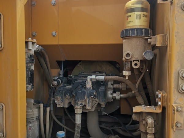 徐工XE155DK履帶式挖掘機