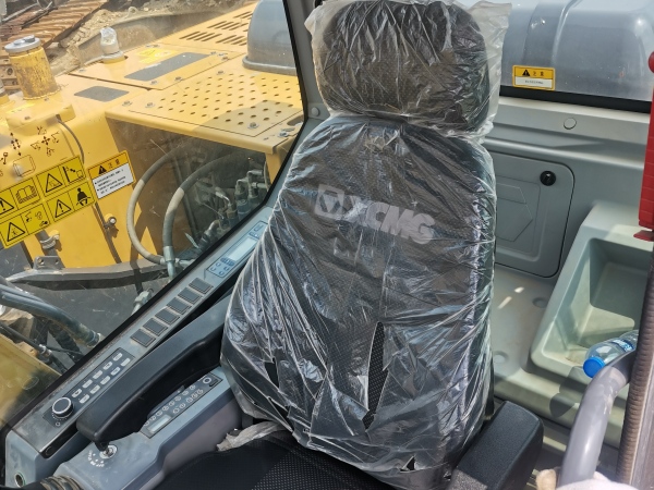 徐工XE155DK履帶式挖掘機