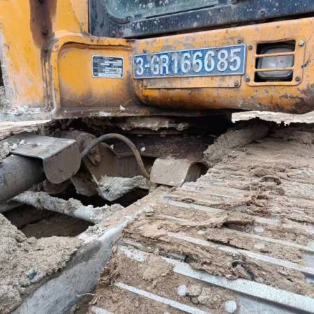 龙工LG6065履带式挖掘机