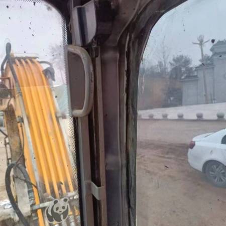 龙工LG6065履带式挖掘机